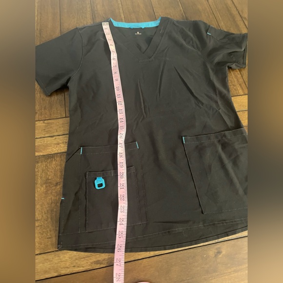 Carhartt Force scrub or work top - Picture 4 of 8